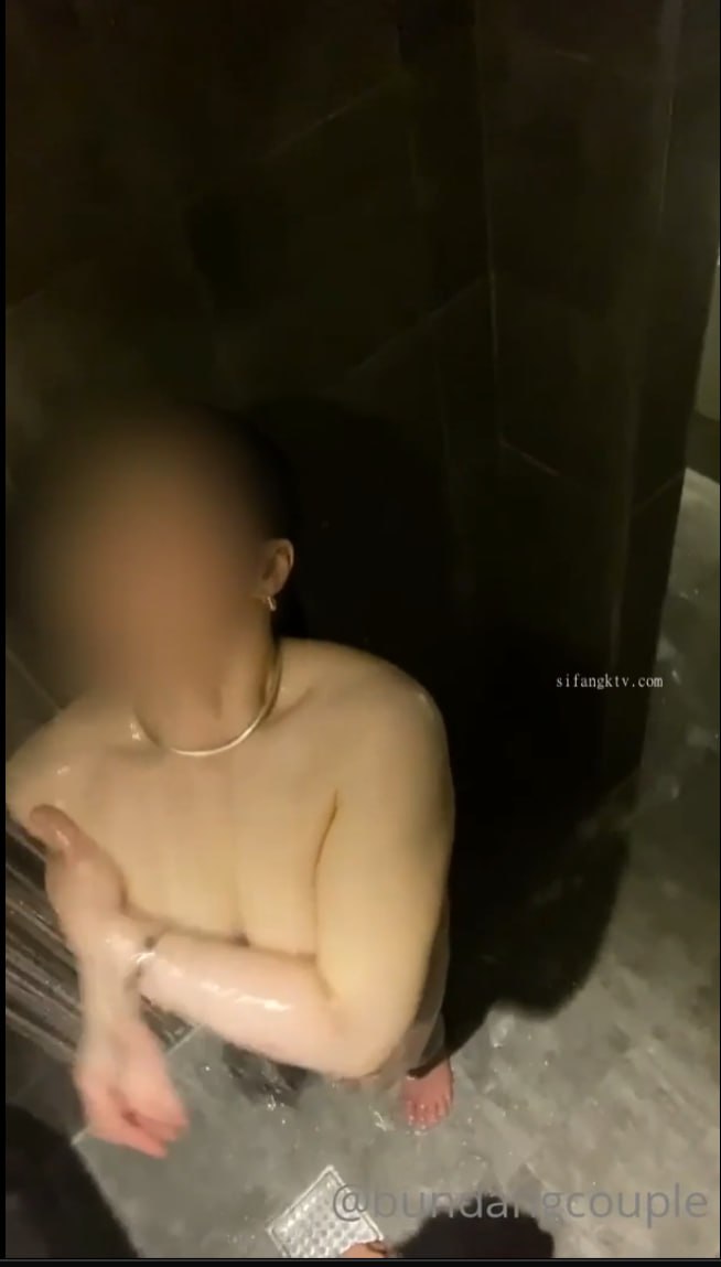 JUFE-515 えっ？こんな場所で！？美ボディを露出する逆ナンパ痴女のM男くん狩り強制射精